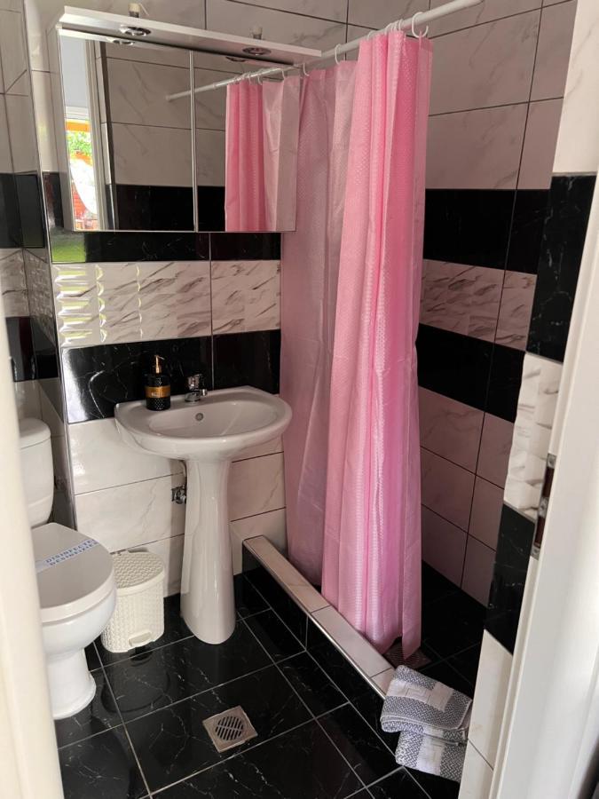 Niriides Rooms Nea Kallikrateia ภายนอก รูปภาพ