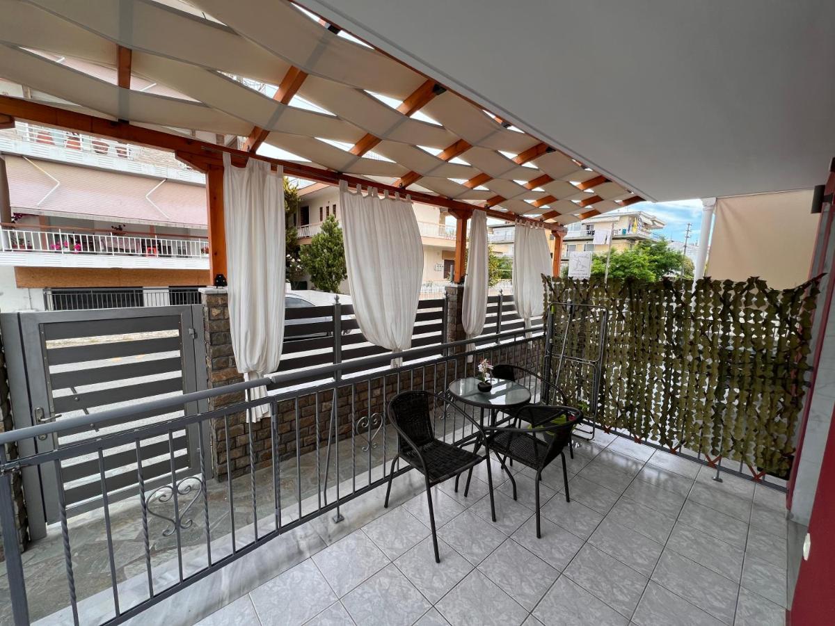 Niriides Rooms Nea Kallikrateia ภายนอก รูปภาพ