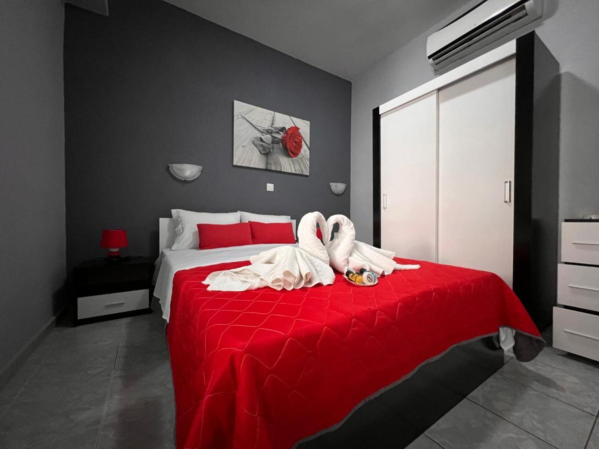Niriides Rooms Nea Kallikrateia ภายนอก รูปภาพ
