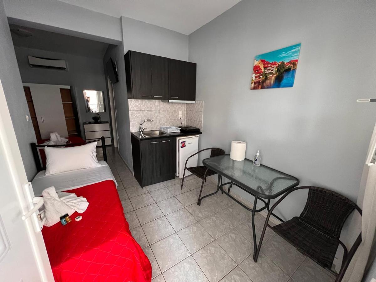 Niriides Rooms Nea Kallikrateia ภายนอก รูปภาพ
