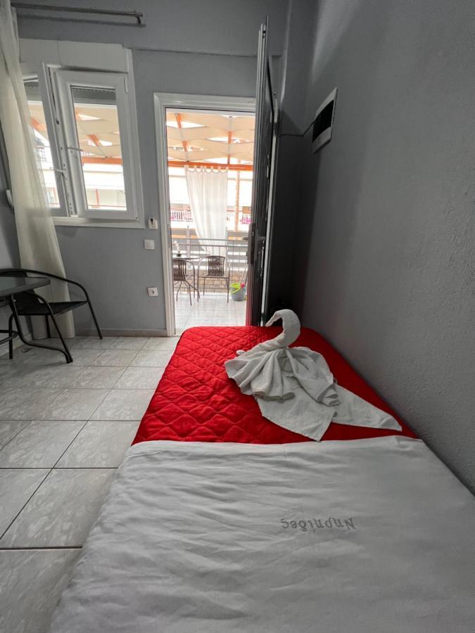 Niriides Rooms Nea Kallikrateia ภายนอก รูปภาพ