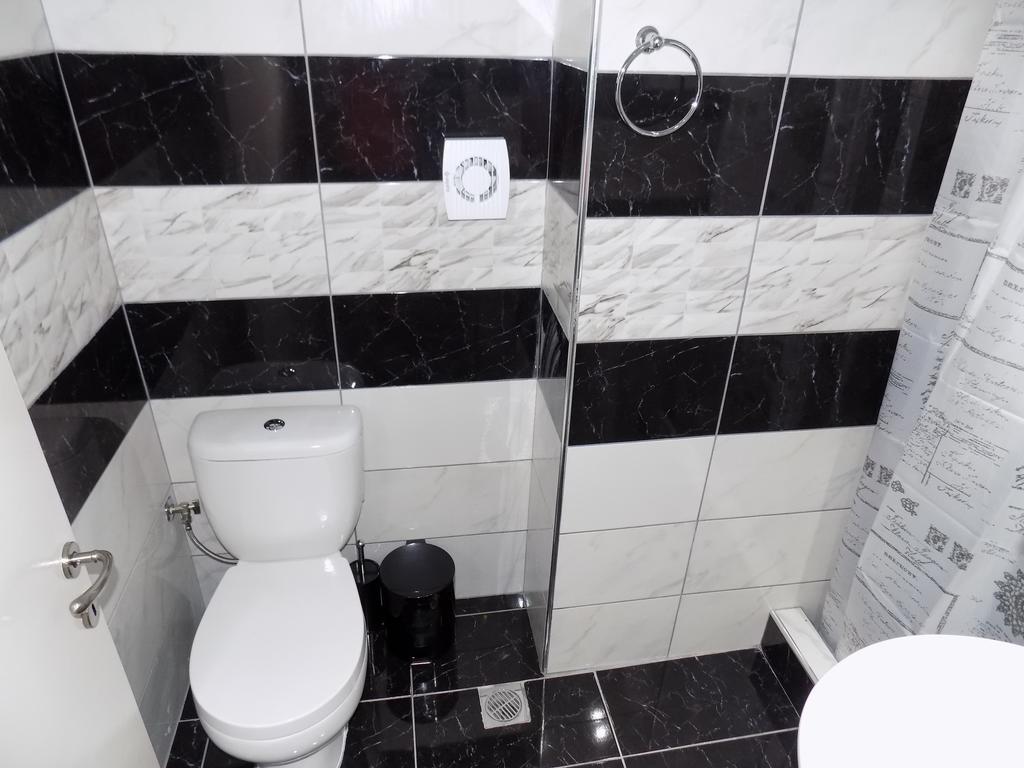 Niriides Rooms Nea Kallikrateia ภายนอก รูปภาพ