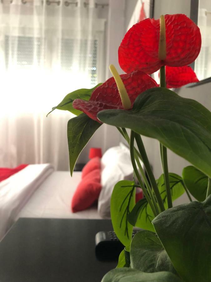 Niriides Rooms Nea Kallikrateia ภายนอก รูปภาพ